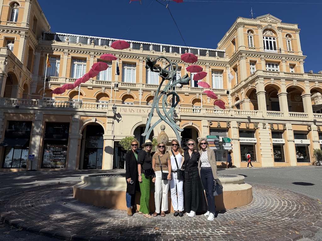 Excursion privée Grasse Gourdon Bar-sur-Loup en van de luxe avec chauffeur sur la Côte d’Azur