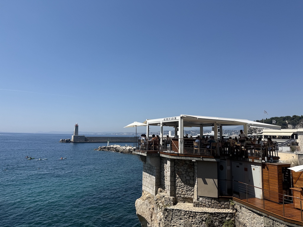 Restaurant Le Plongeoir à Nice : histoire, expérience et réservation